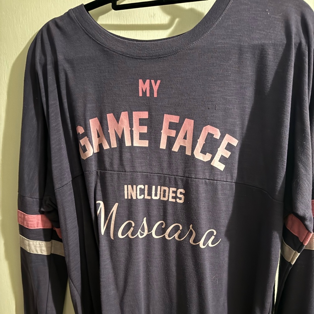 Long sleeve tee shirt